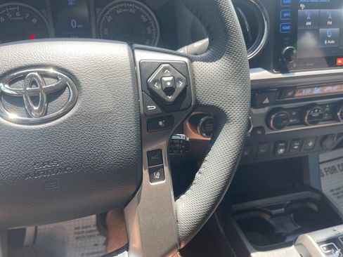 Used 2018 Toyota Tacoma Limited AWD/4WD image 16