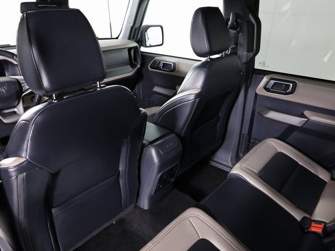 Used 2022 Ford Bronco Wildtrak image 44