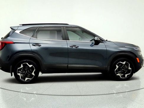 Used 2024 Kia Seltos EX FWD image 4