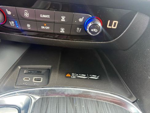 Used 2022 Buick Enclave Premium FWD image 23