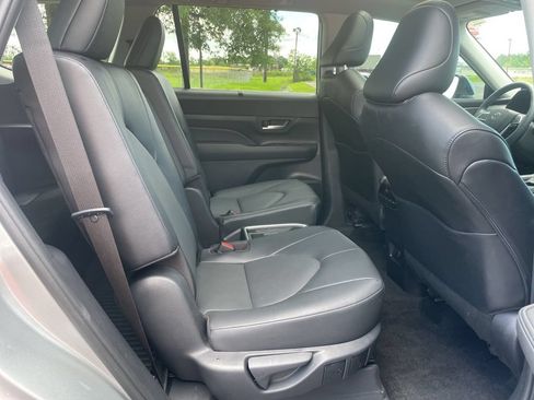 Used 2026 Toyota Grand Highlander AWD image 16