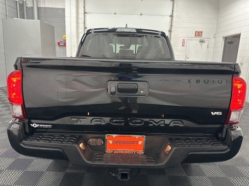 Used 2019 Toyota Tacoma TRD Sport image 8