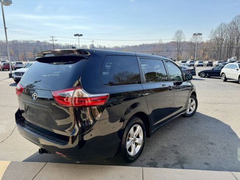 Used 2020 Toyota Sienna L image 4