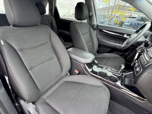 Used 2015 Kia Sorento LX FWD image 14