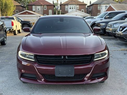 Used 2019 Dodge Charger SXT RWD image 2
