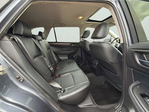 Used 2016 Subaru Outback 3.6R Limited image 16