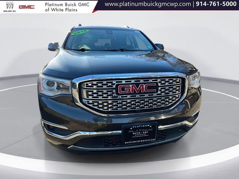 Used 2018 GMC Acadia Denali w/ Technology Package image 9