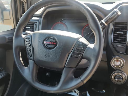 Used 2021 Nissan Titan PRO-4X w/ Pro-4x Convenience Package AWD/4WD image 21