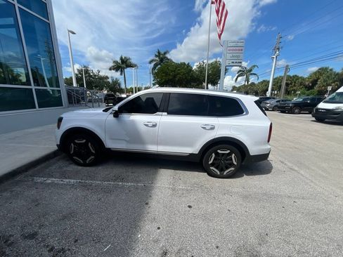 Used 2024 Kia Telluride S FWD image 5