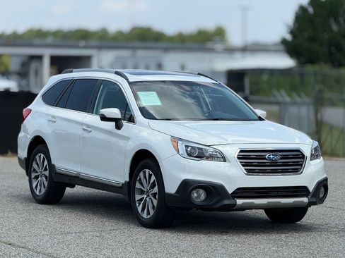 Used 2017 Subaru Outback 3.6R Touring AWD/4WD image 1