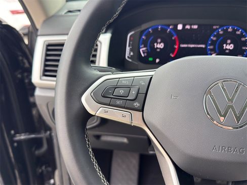 Used 2021 Volkswagen Atlas SEL w/ MDO Package (Bench Seat) image 13