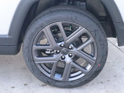 New 2026 Jeep Compass Latitude image 18