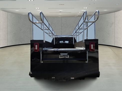 Used 2024 RAM 3500 Tradesman w/ Chrome Appearance Group image 4