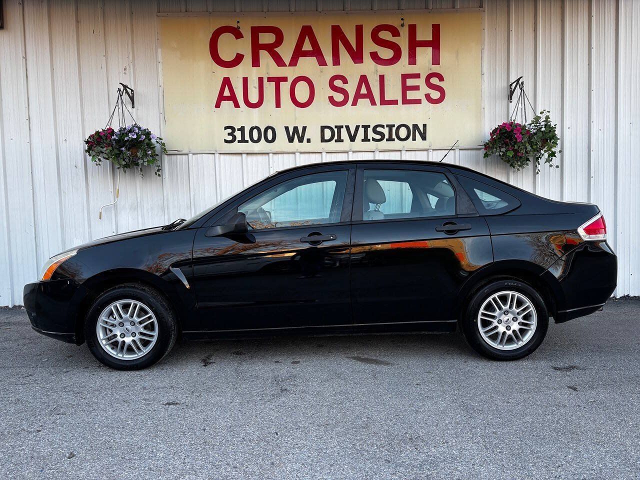 Used 2010 Ford Focus SE FWD image 4