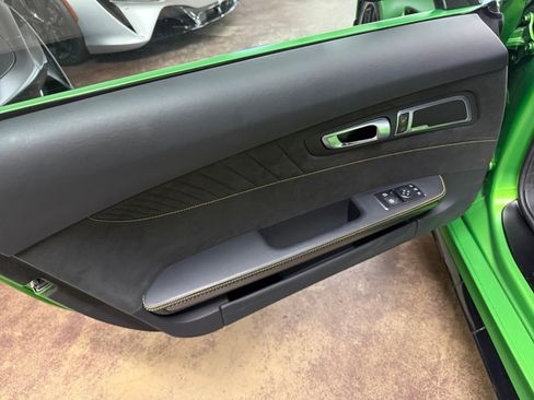 Used 2018 Mercedes-Benz AMG GT R image 11