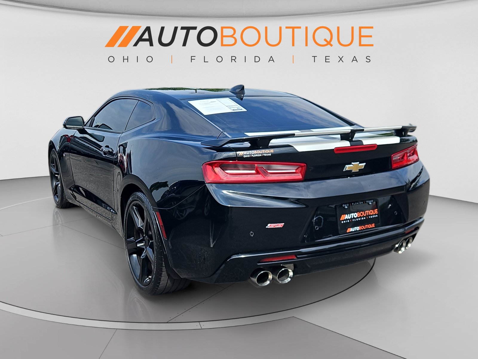 Used 2018 Chevrolet Camaro SS RWD image 3
