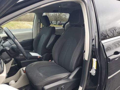 Used 2020 Chrysler Voyager LX w/ Cold Weather Group image 19