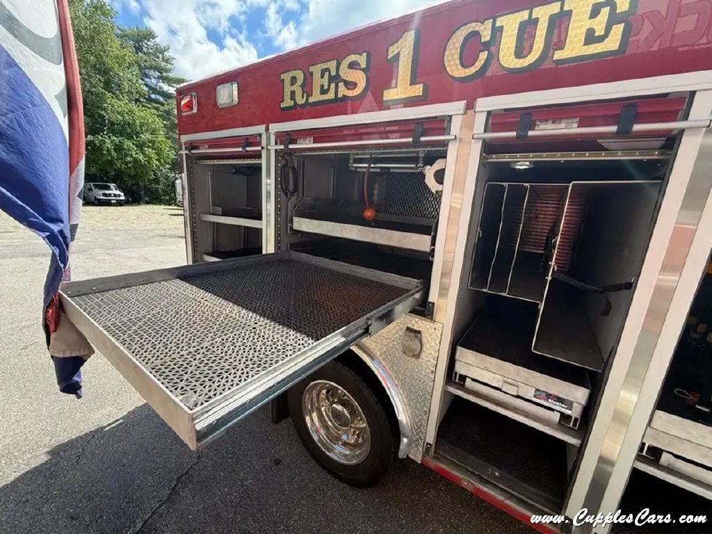 Used 2003 Ford F550 4x4 Regular Cab Super Duty image 10