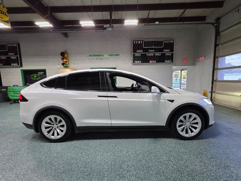 Used 2017 Tesla Model X 100D AWD/4WD image 5