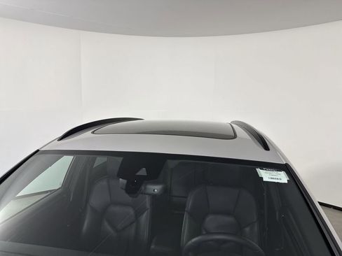 Certified 2023 Porsche Macan S AWD/4WD image 17