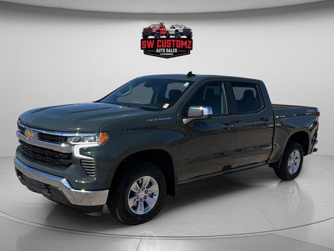 Used 2025 Chevrolet Silverado 1500 LT image 3