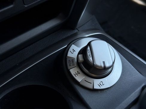 Used 2016 Toyota 4Runner SR5 Premium image 31