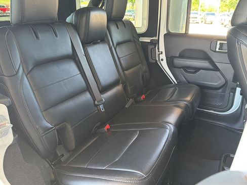 Used 2021 Jeep Wrangler Unlimited Sahara AWD/4WD image 12