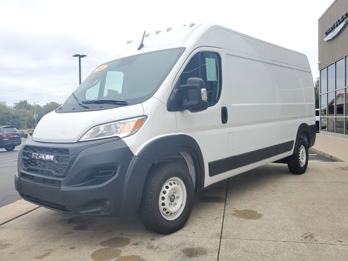 Used 2025 RAM ProMaster 2500 w/ Storage Group image 2
