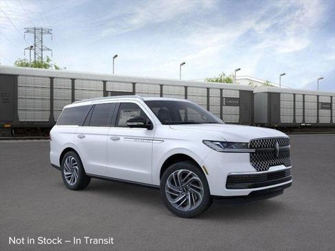 New 2026 Lincoln Navigator Reserve image 7