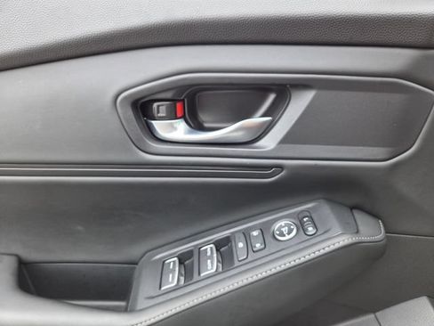 Used 2025 Honda Accord Sport image 27