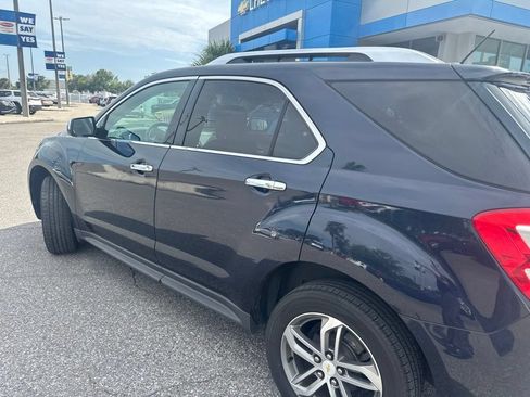 Used 2017 Chevrolet Equinox Premier w/ Enhanced Convenience Package AWD/4WD image 5