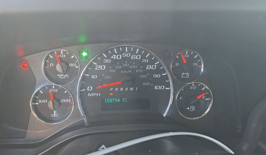Used 2014 Chevrolet Express 2500 RWD image 5