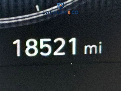 Used 2023 Hyundai Elantra Limited image 6