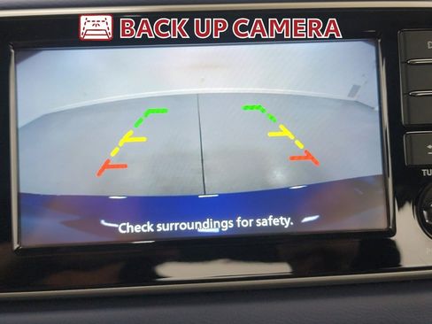 Used 2023 Nissan Versa SV image 23