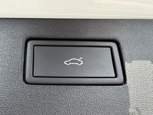 New 2026 Volkswagen Tiguan SE image 10