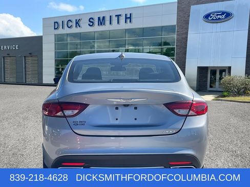 Used 2015 Chrysler 200 Limited w/ Convenience Group image 5