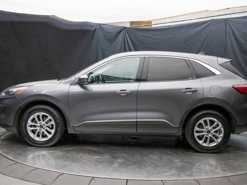 Used 2021 Ford Escape SE w/ Cold Weather Package image 9