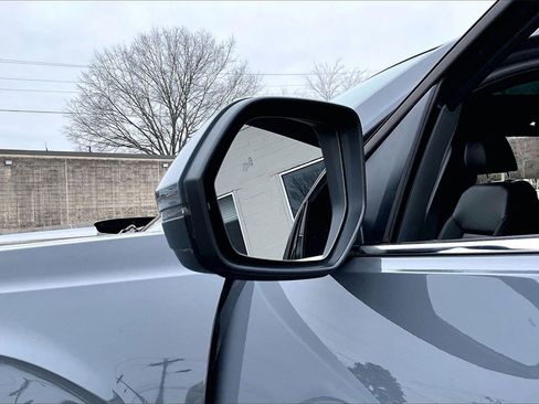 Used 2022 Volkswagen Atlas Cross Sport SE image 28