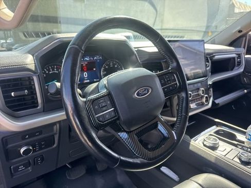 Used 2022 Ford Expedition Max XLT image 11