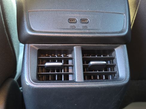 Used 2025 Chevrolet Equinox LT AWD/4WD image 17