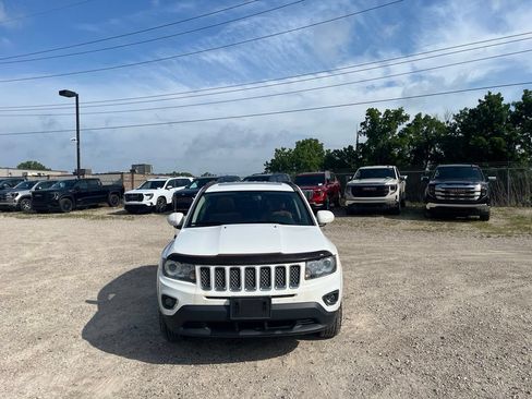 Used 2014 Jeep Compass Limited w/ Sun/Sound Group AWD/4WD image 3