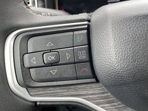 Used 2023 Jeep Wagoneer L Series II AWD/4WD image 19