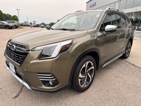 Used 2022 Subaru Forester Touring AWD/4WD image 5