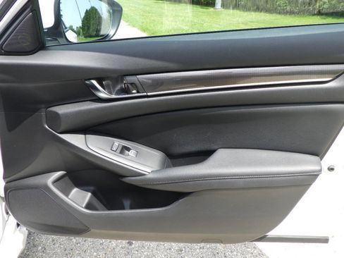 Used 2019 Honda Accord Sport image 15