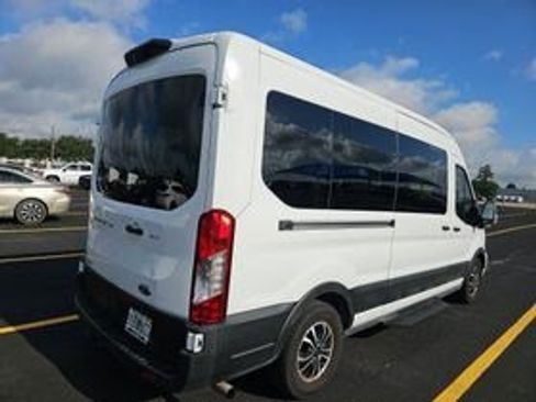 Used 2022 Ford Transit 350 XLT RWD image 3