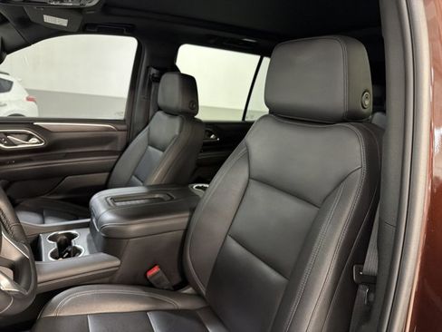 Used 2023 Chevrolet Tahoe Z71 w/ Luxury Package image 5