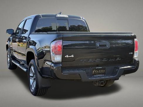 Used 2018 Toyota Tacoma Limited image 3