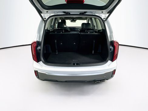 Used 2025 Kia Telluride S FWD image 32