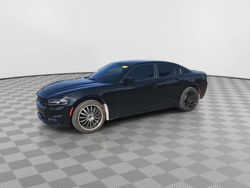 Used 2021 Dodge Charger SXT RWD image 4
