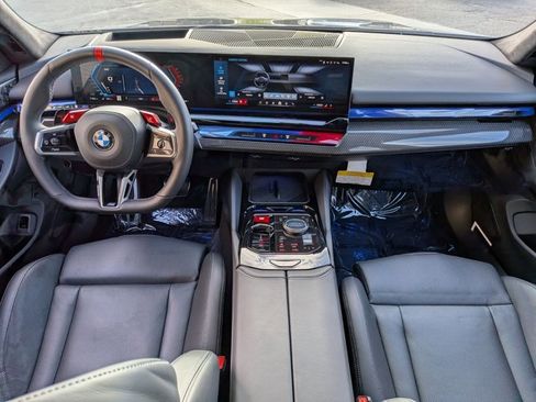 Used 2026 BMW M5 w/ Carbon Package image 18